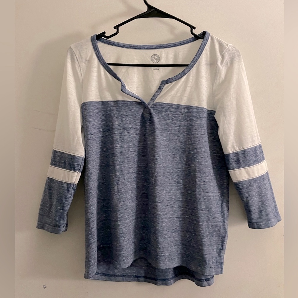 So T-Shirt Casual Blue White V-Neck 3/4 Sleeve Top XS NWOT